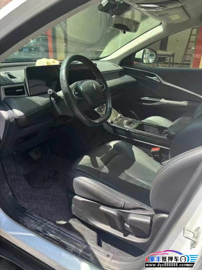 23年哪吒U轿车抵押车出售