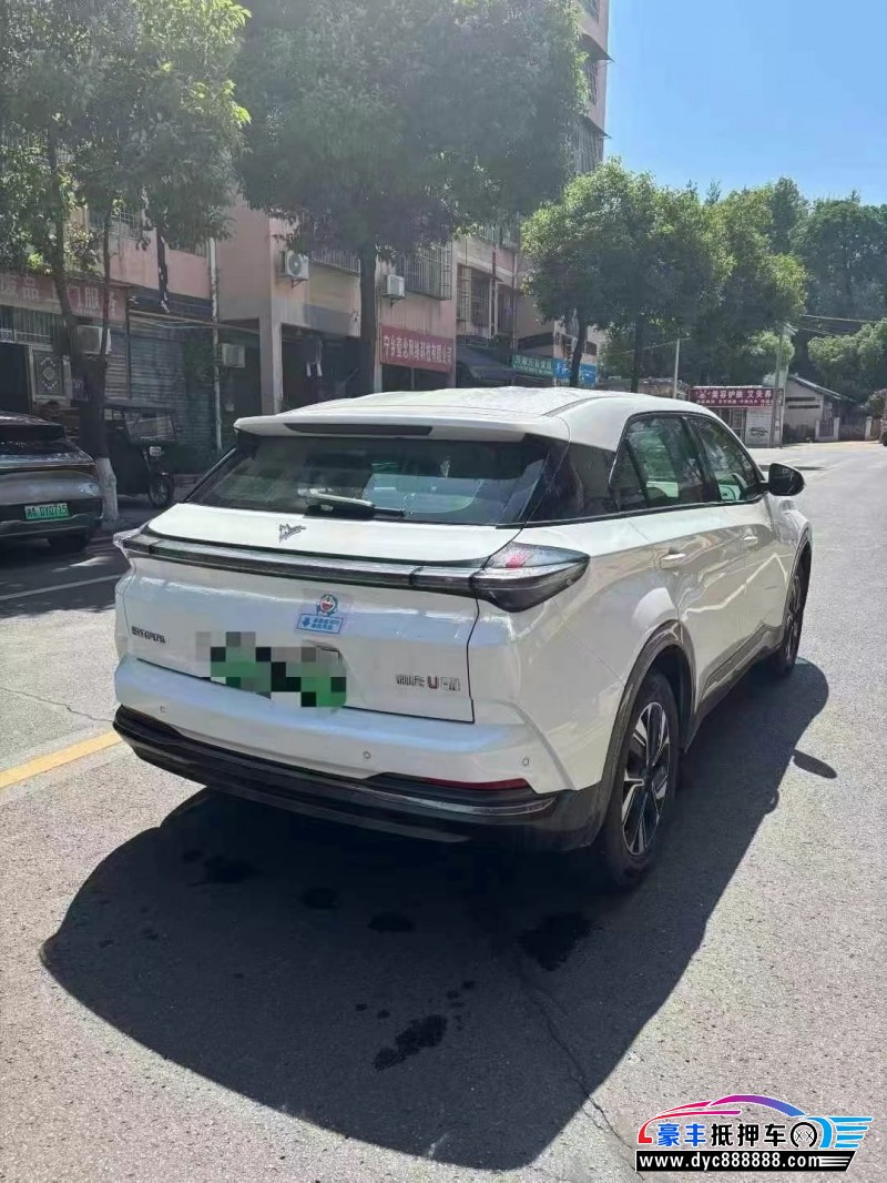 23年哪吒U轿车抵押车出售