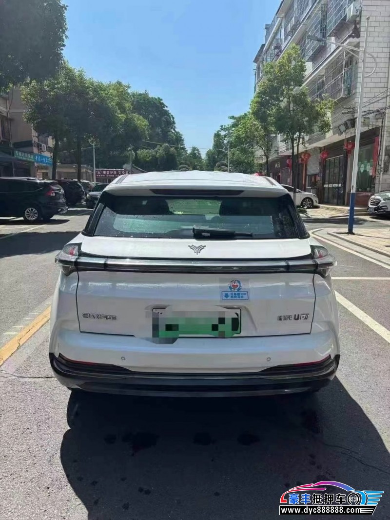 23年哪吒U轿车抵押车出售