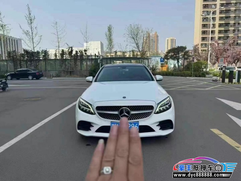 19年奔驰A轿车抵押车出售