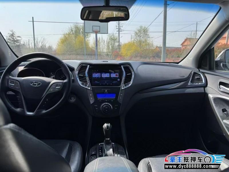 14年现代新胜达SUV抵押车出售