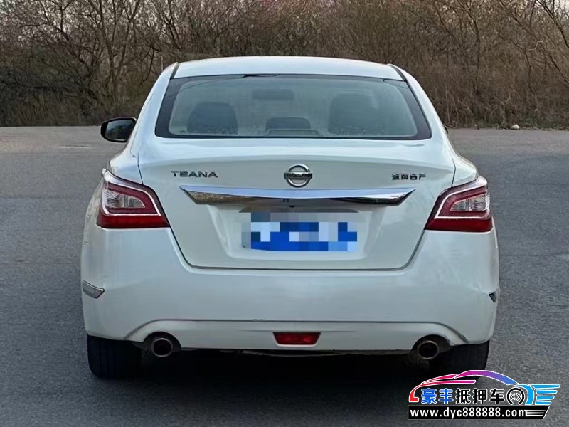 15年日产天籁轿车抵押车出售