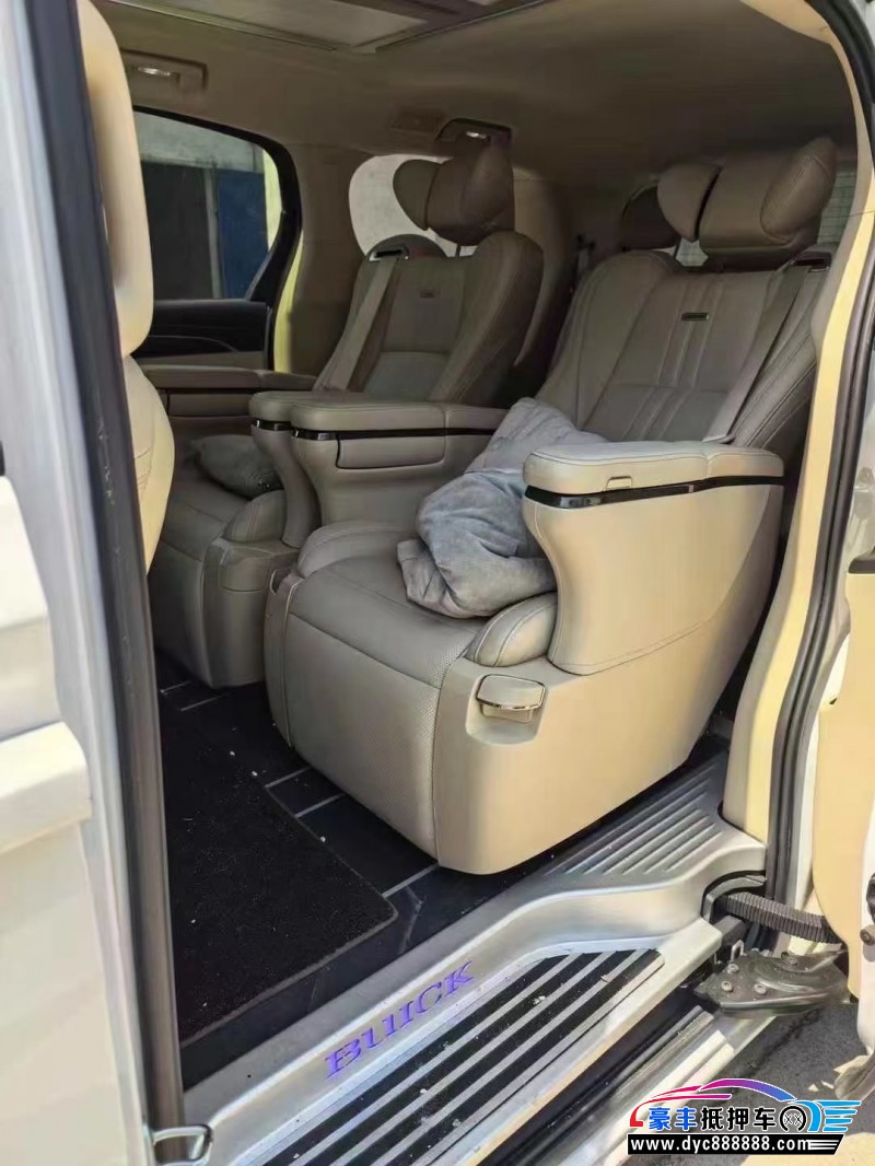 22年别克GL8轿车抵押车出售