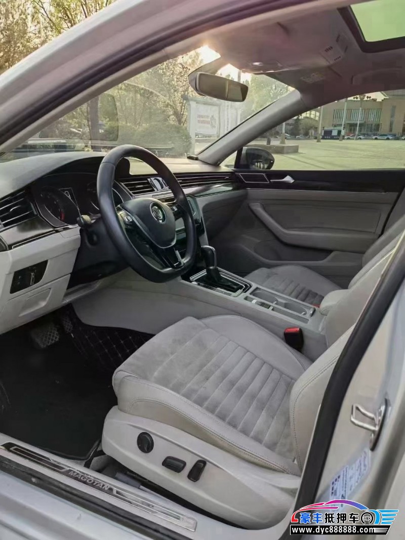 17年大众迈腾轿车抵押车出售