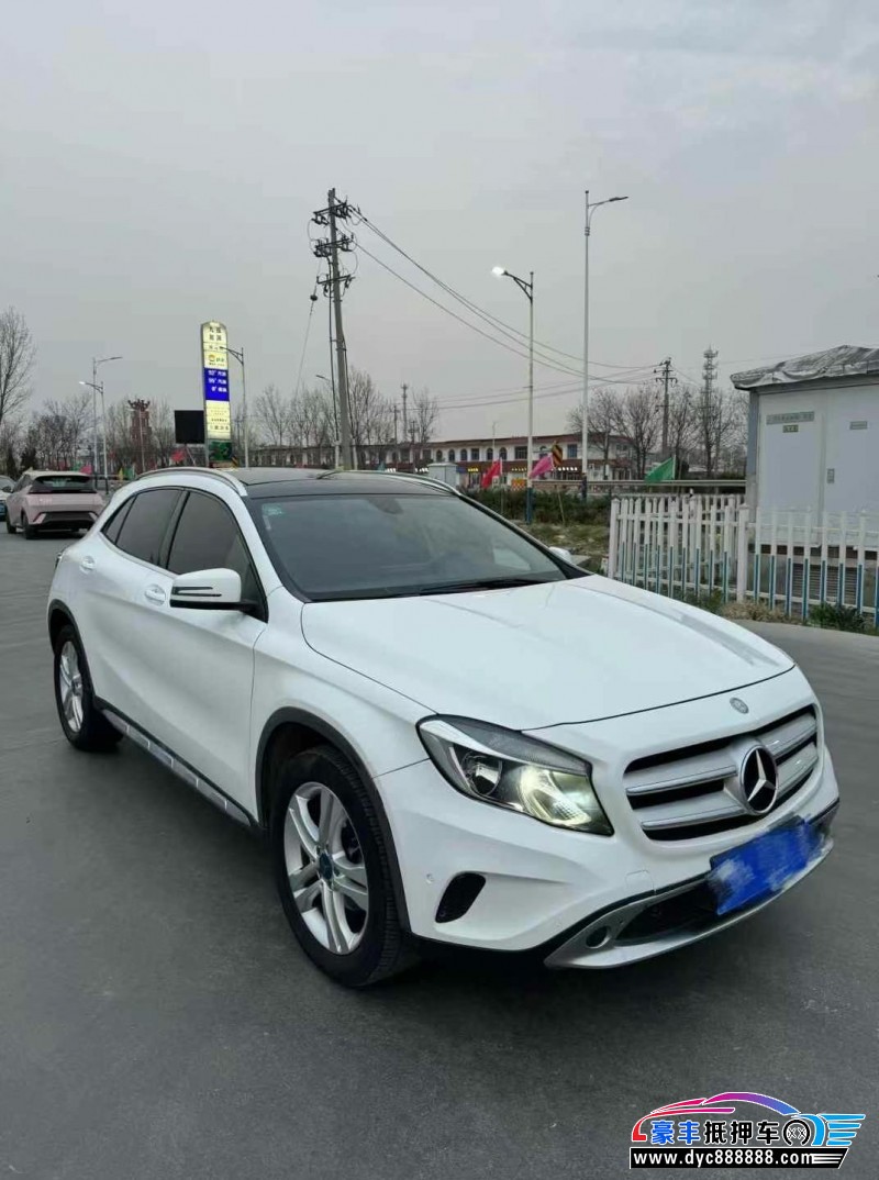 15年奔驰GLA轿车抵押车出售
