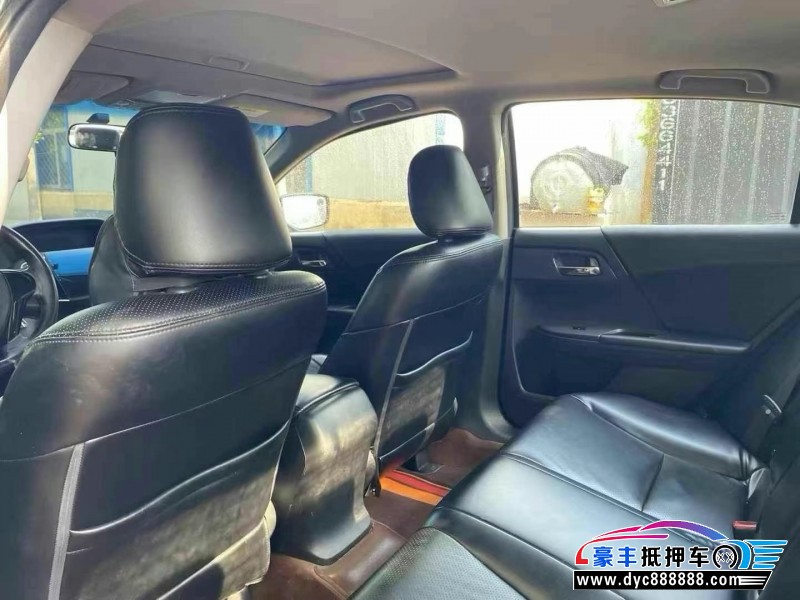 16年本田雅阁轿车抵押车出售