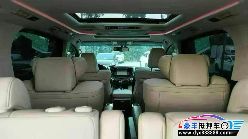 17年丰田埃尔法轿车抵押车出售