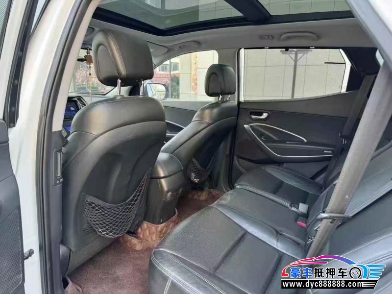 14年现代新胜达轿车抵押车出售