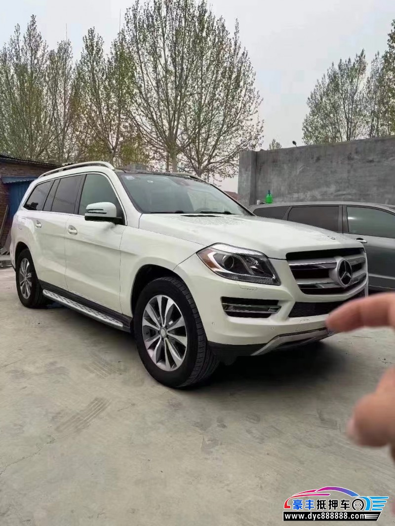 13年奔驰GL轿车抵押车出售