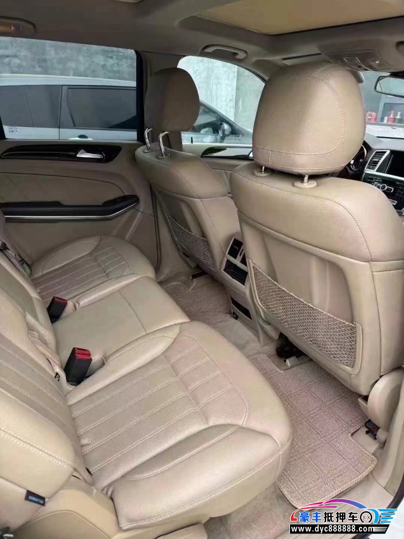 13年奔驰GL轿车抵押车出售