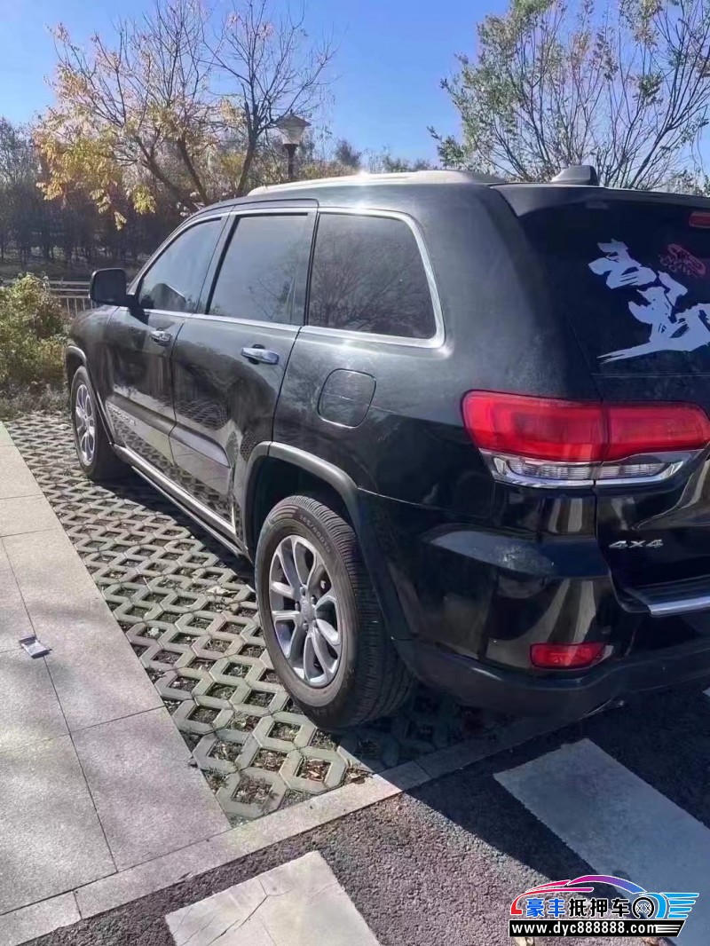 15年Jeep大切诺基轿车抵押车出售