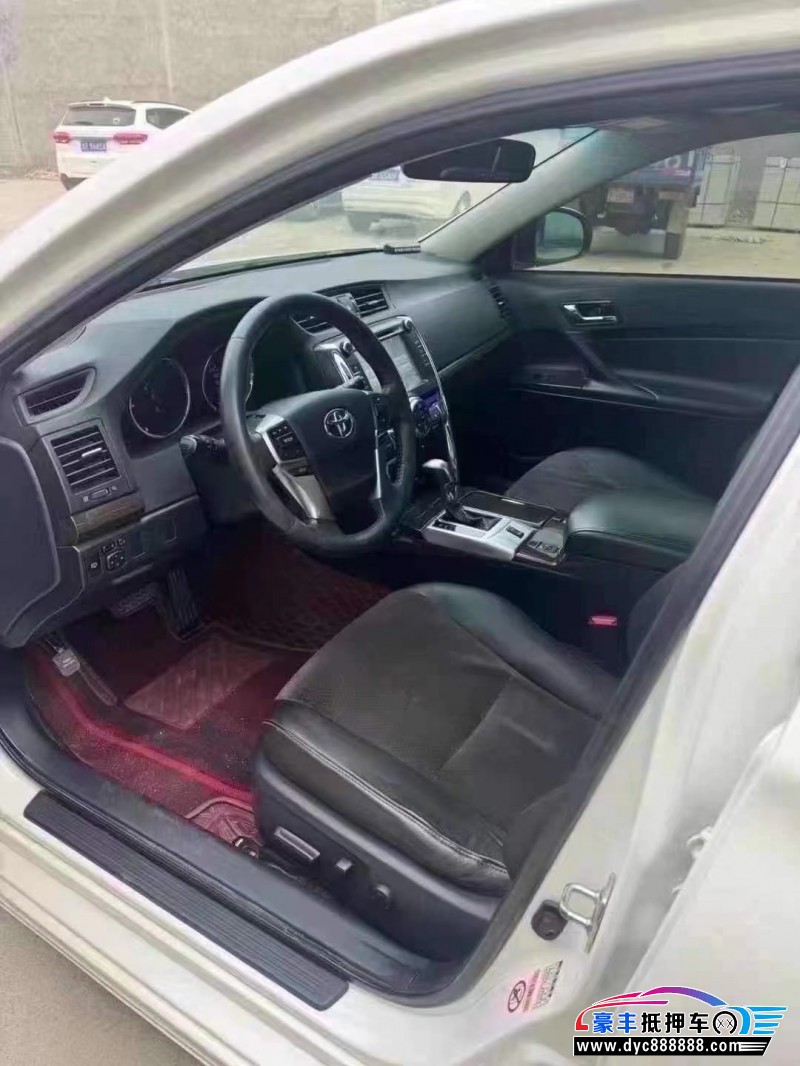 14年丰田锐志轿车抵押车出售