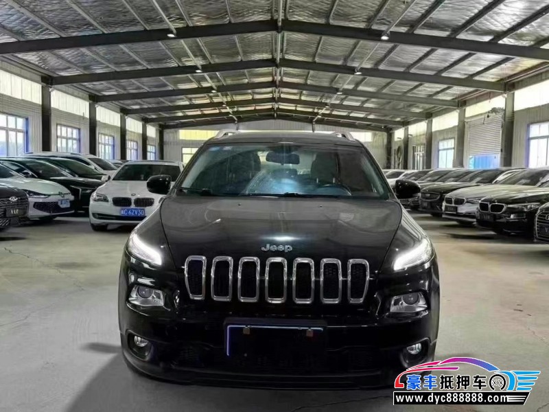 17年Jeep自由光轿车抵押车出售