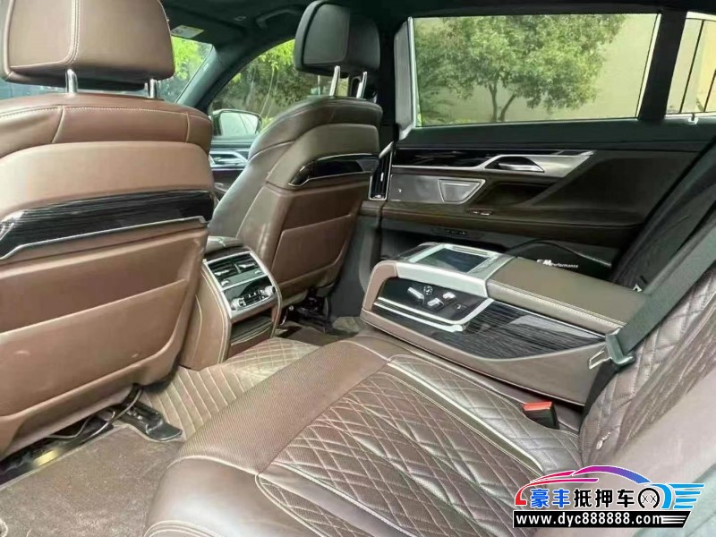 21年宝马7系轿车抵押车出售