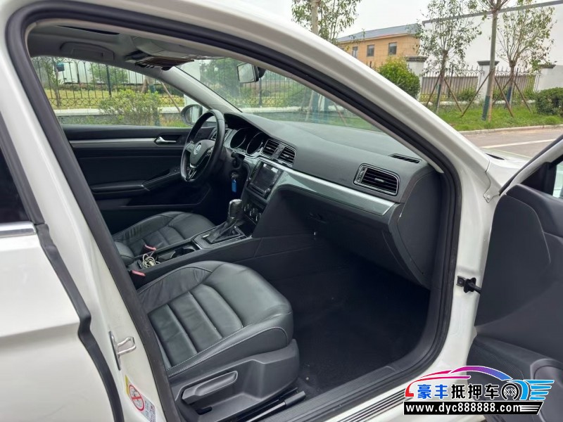 16年大众凌渡轿车抵押车出售