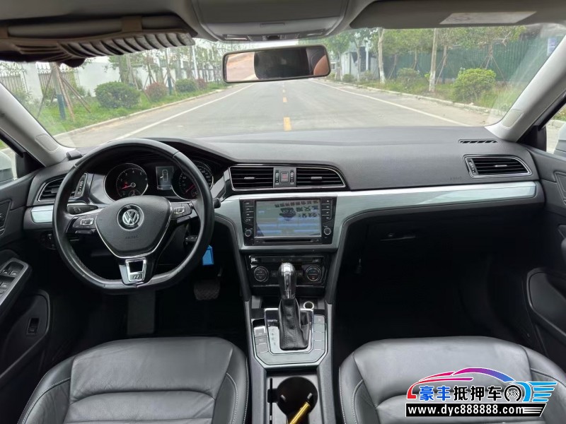 16年大众凌渡轿车抵押车出售