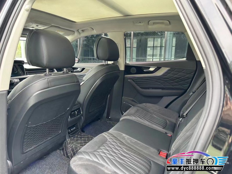 22年红旗HS5轿车抵押车出售