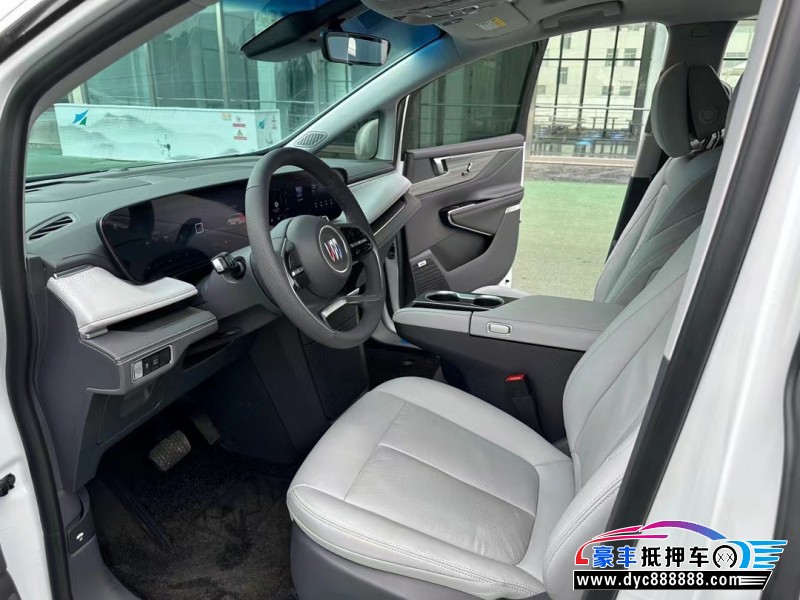 25年别克GL8轿车抵押车出售