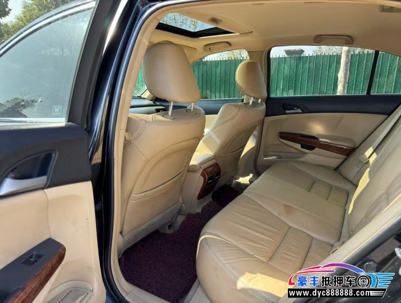 12年本田雅阁轿车抵押车出售