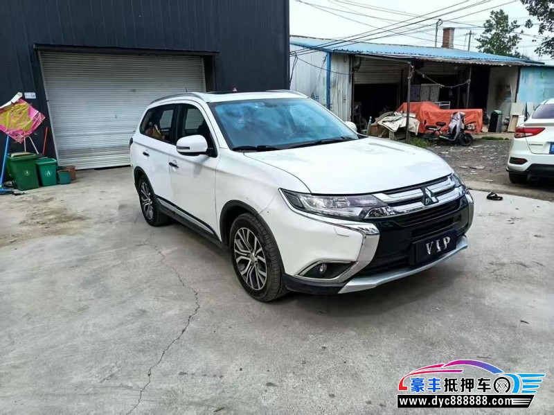 17年三菱欧蓝德轿车抵押车出售