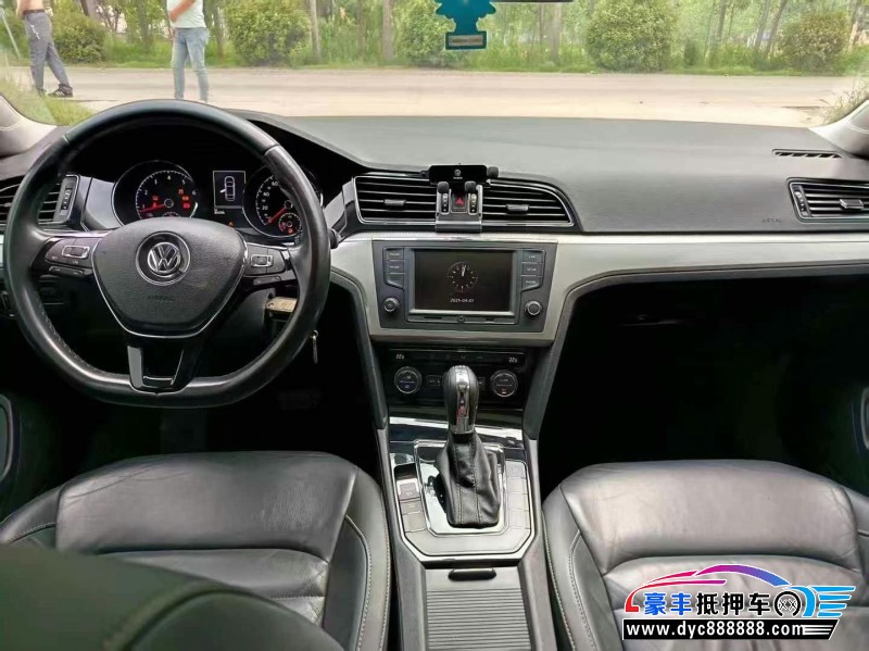 16年大众凌渡轿车抵押车出售