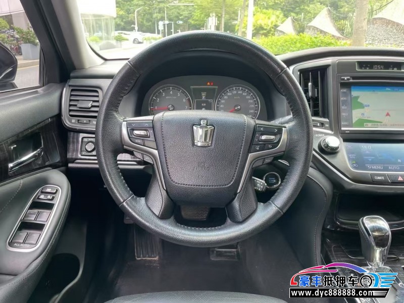 16年丰田皇冠轿车抵押车出售