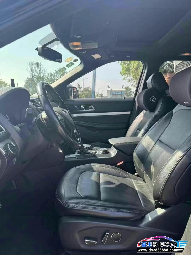 17年福特探险者轿车抵押车出售