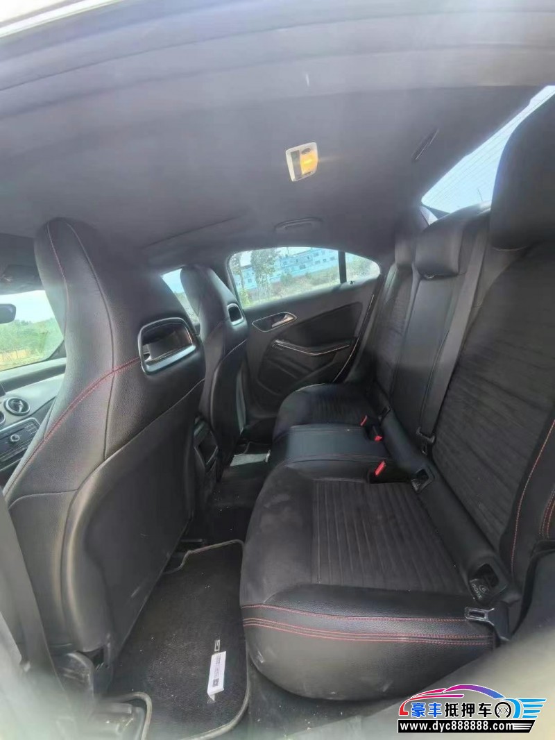 16年奔驰CLA轿车抵押车出售