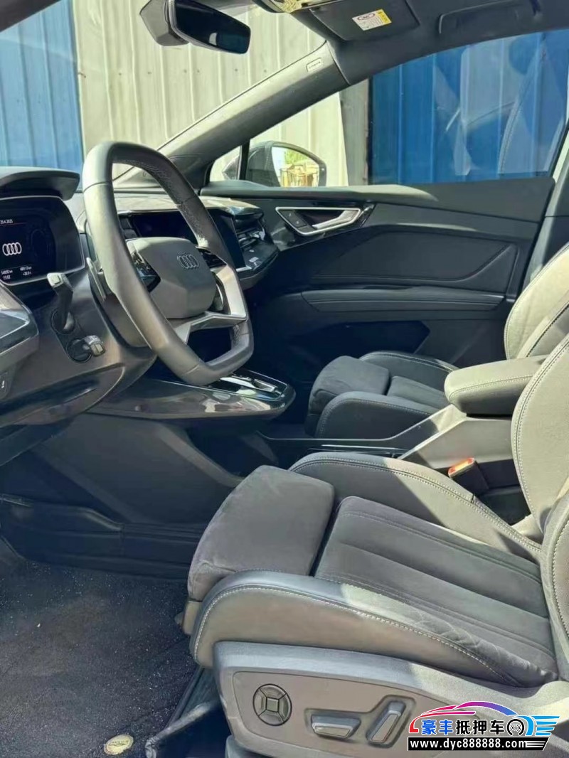 23年奥迪Q4轿车抵押车出售