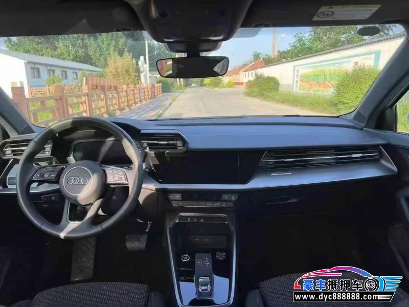 24年奥迪A3轿车抵押车出售