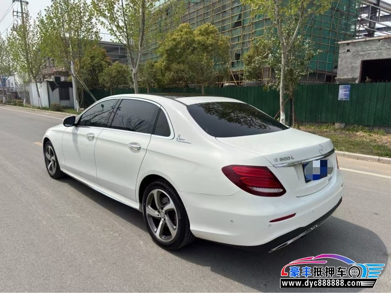 17年奔驰E轿车抵押车出售