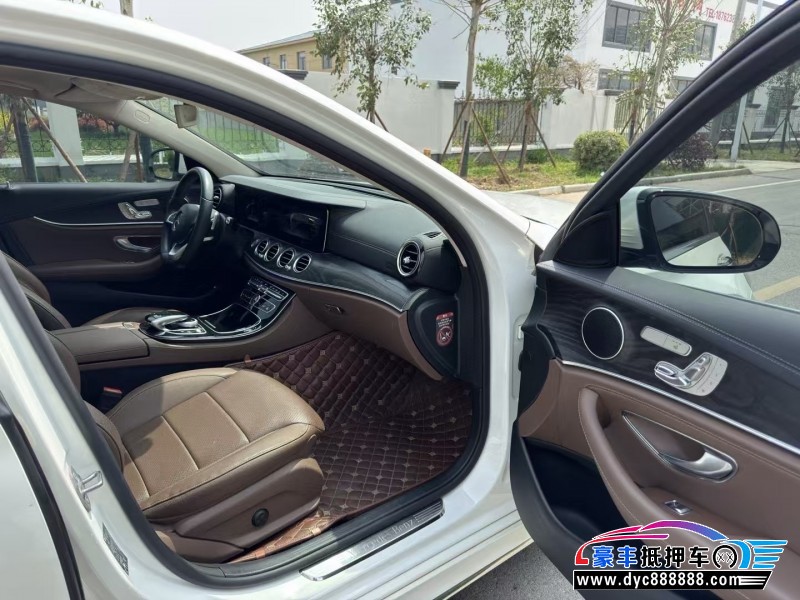 17年奔驰E轿车抵押车出售