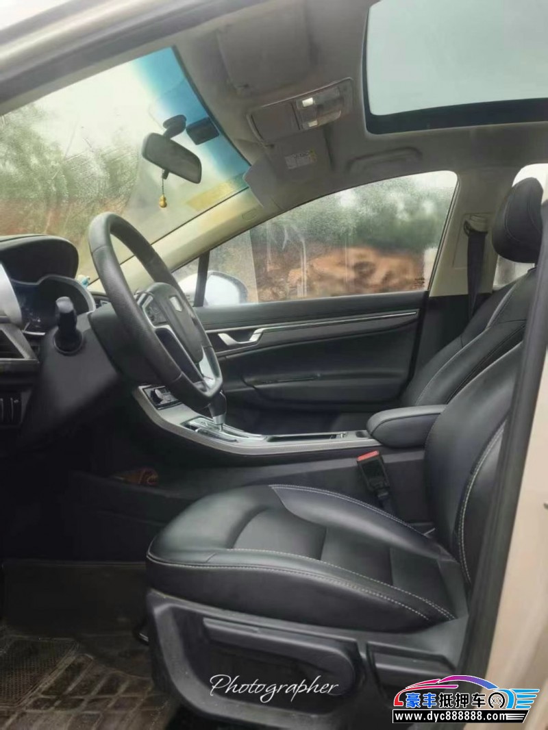 17年吉利帝豪GS轿车抵押车出售