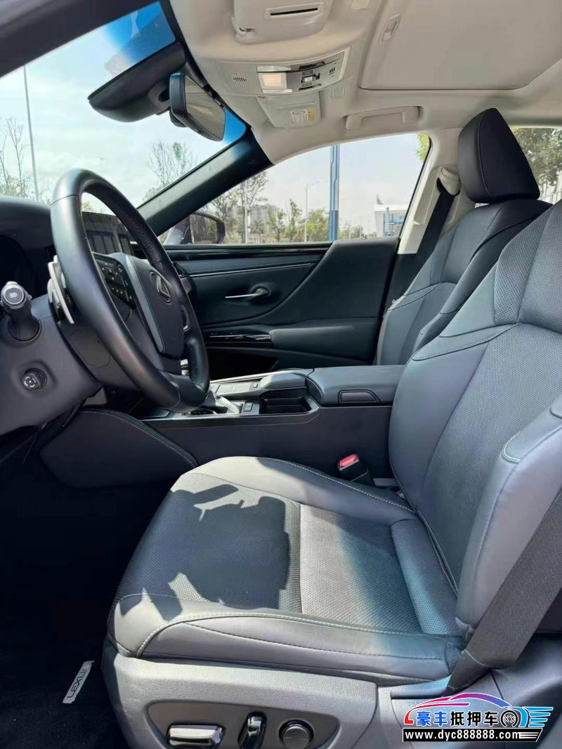 22年雷克萨斯ES轿车抵押车出售