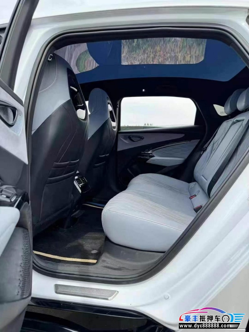 23年比亚迪海豹轿车抵押车出售