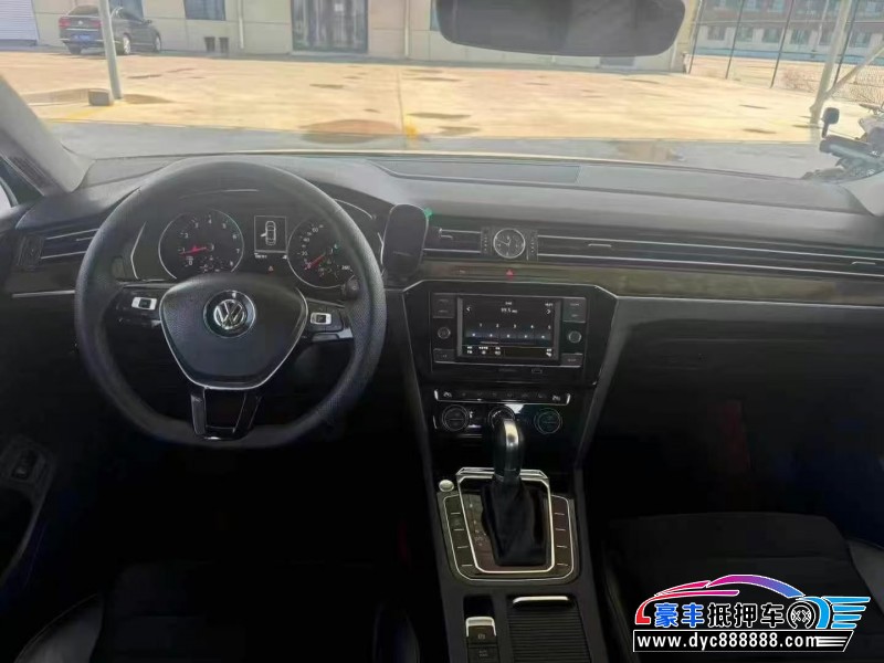 18年大众迈腾轿车抵押车出售