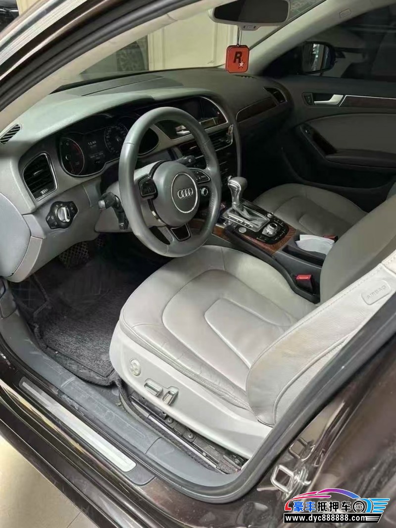 14年奥迪A4L轿车抵押车出售