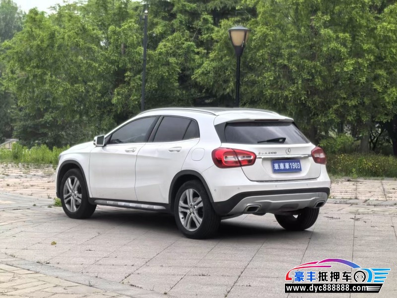 16年奔驰GLA轿车抵押车出售