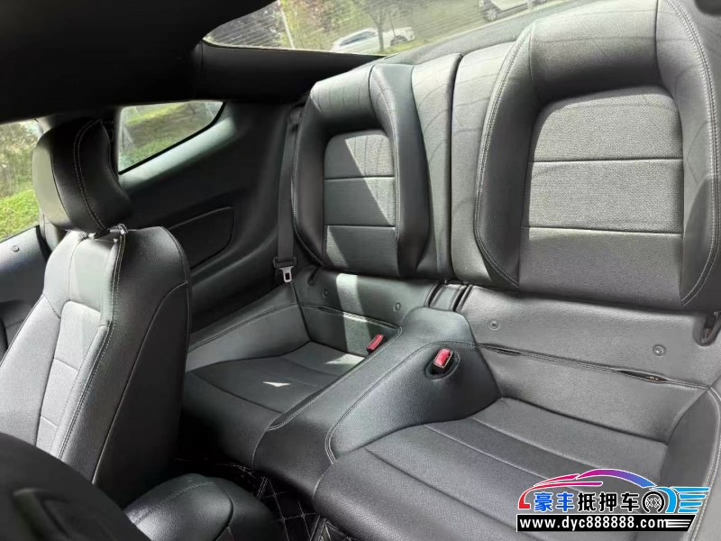 17年福特野马轿车抵押车出售