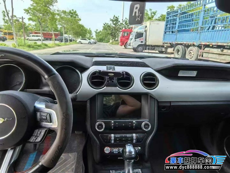 18年福特野马轿车抵押车出售