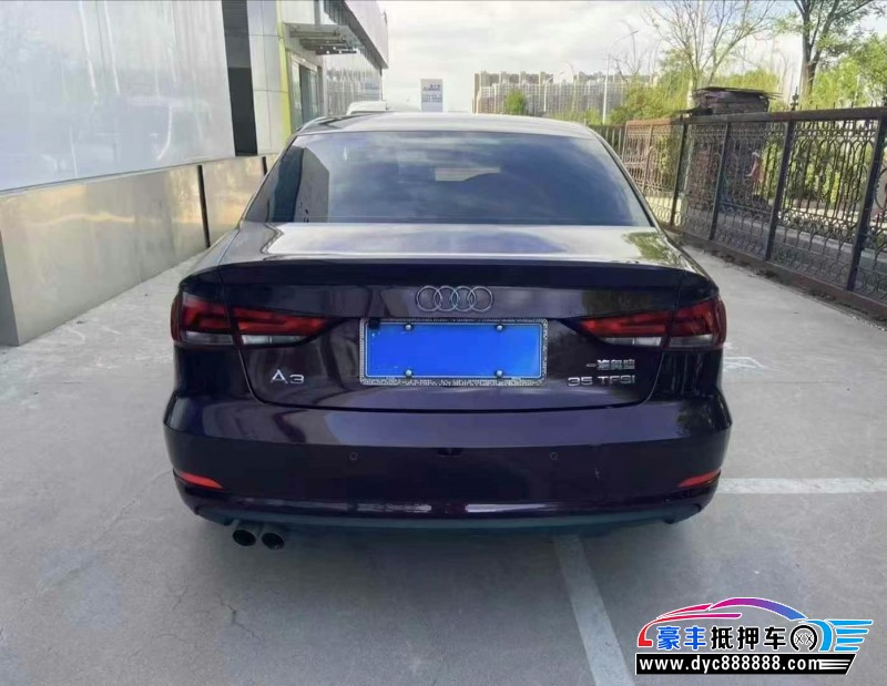17年奥迪A3轿车抵押车出售