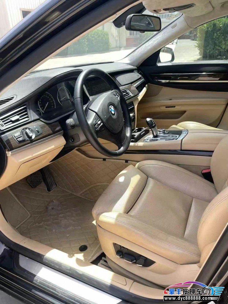 13年宝马7系轿车抵押车出售