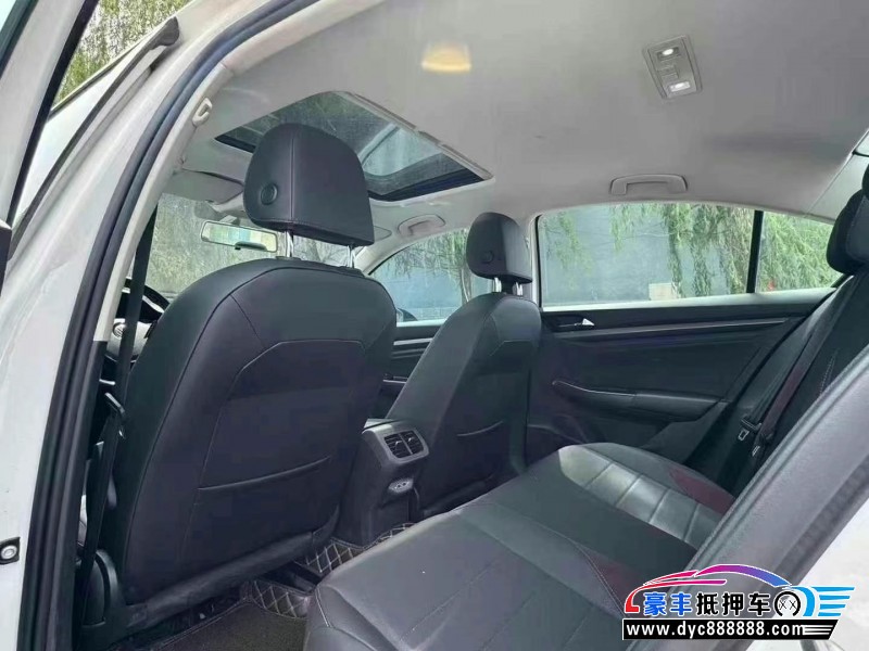 19年大众宝来轿车抵押车出售