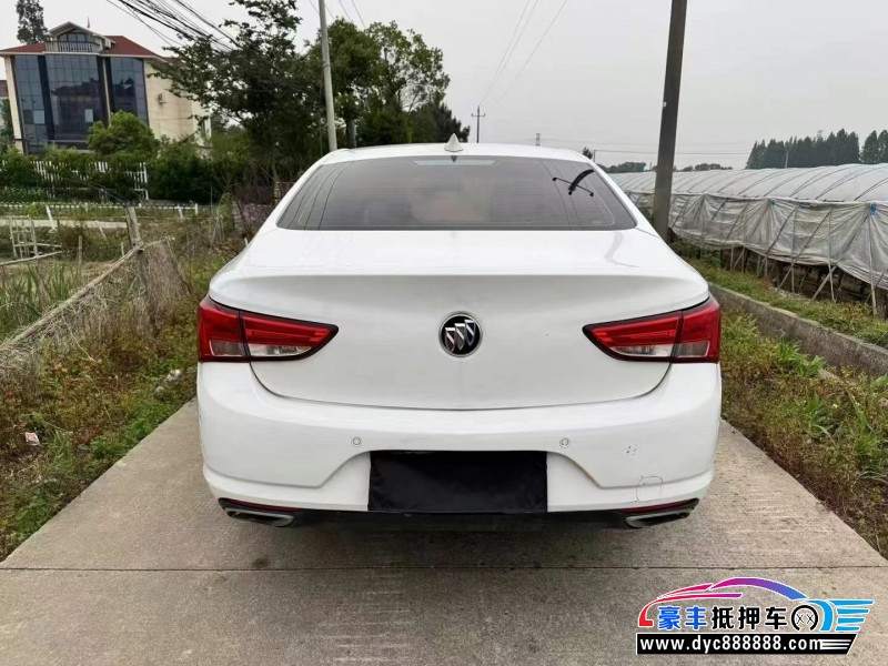 18年别克威朗轿车抵押车出售
