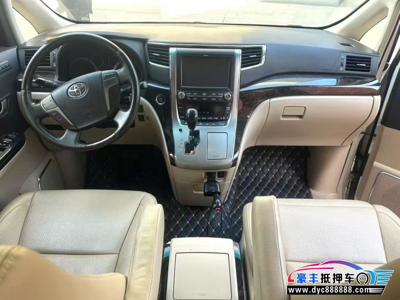 15年丰田埃尔法轿车抵押车出售