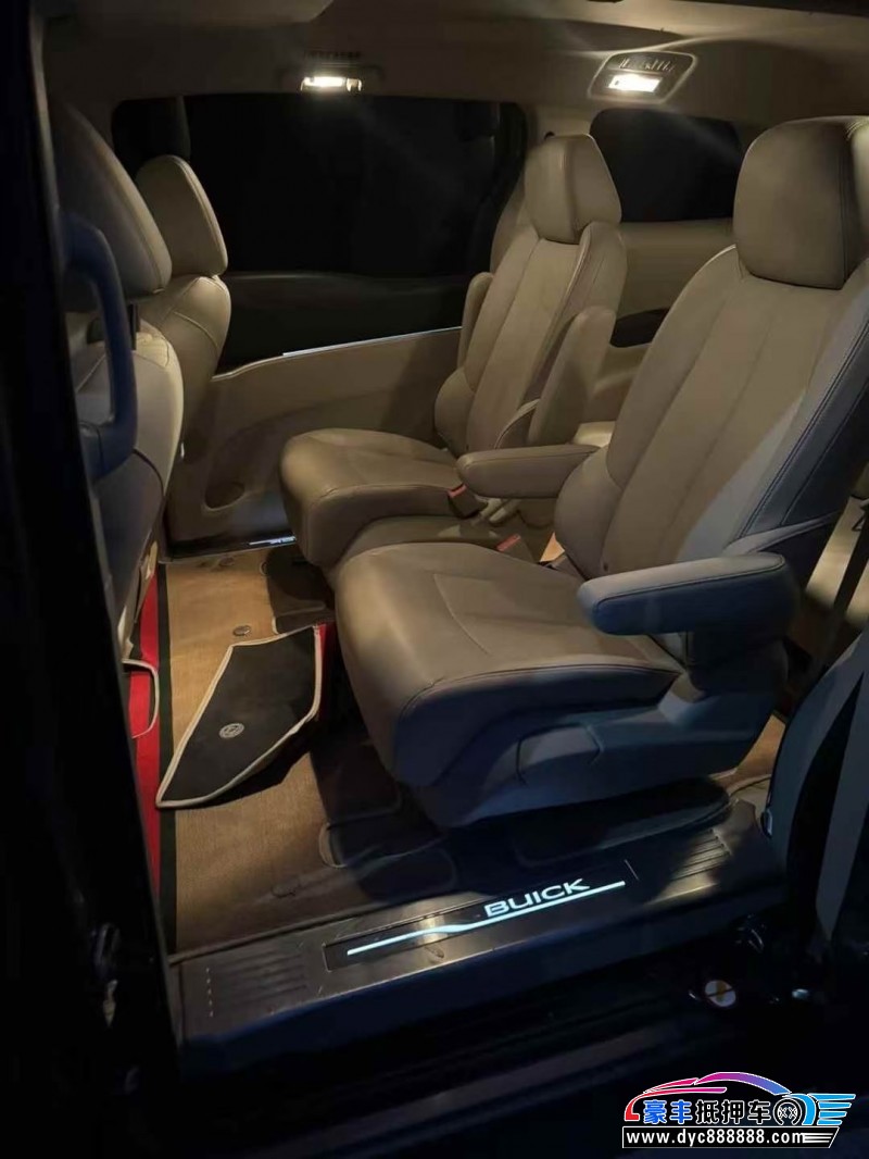 20年别克GL8轿车抵押车出售