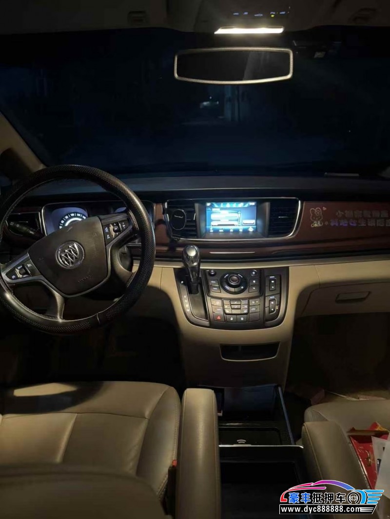 20年别克GL8轿车抵押车出售