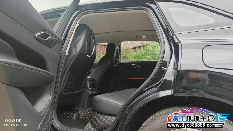 25年红旗HS3轿车抵押车出售