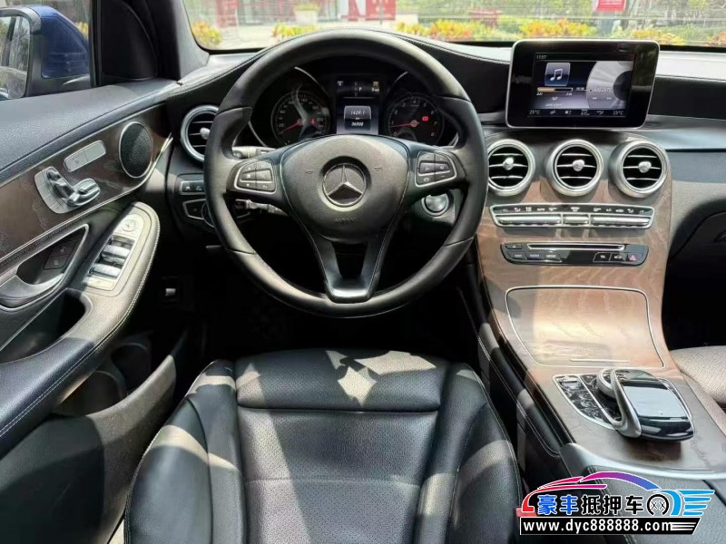 19年奔驰GLC轿车抵押车出售