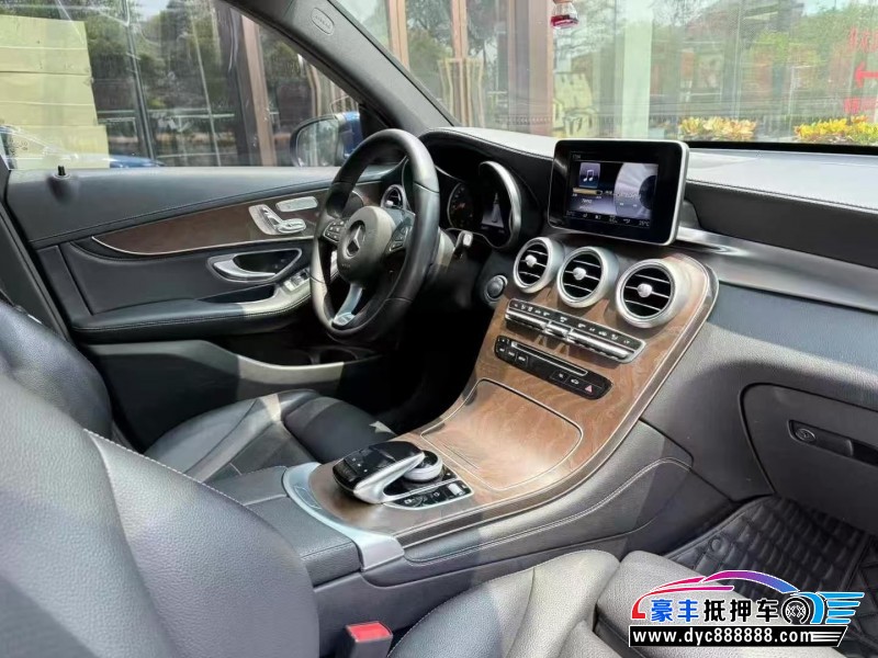 19年奔驰GLC轿车抵押车出售